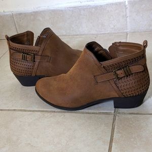 Me Too Brown Leather Booties
